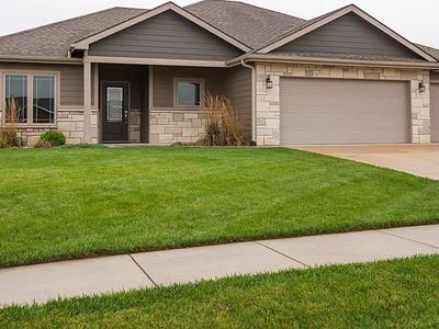 5405 Haustead Ct, Manhattan, KS, 66503