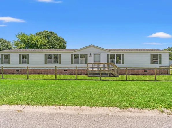 4387 Bayberry Dr., Little River, SC 29566