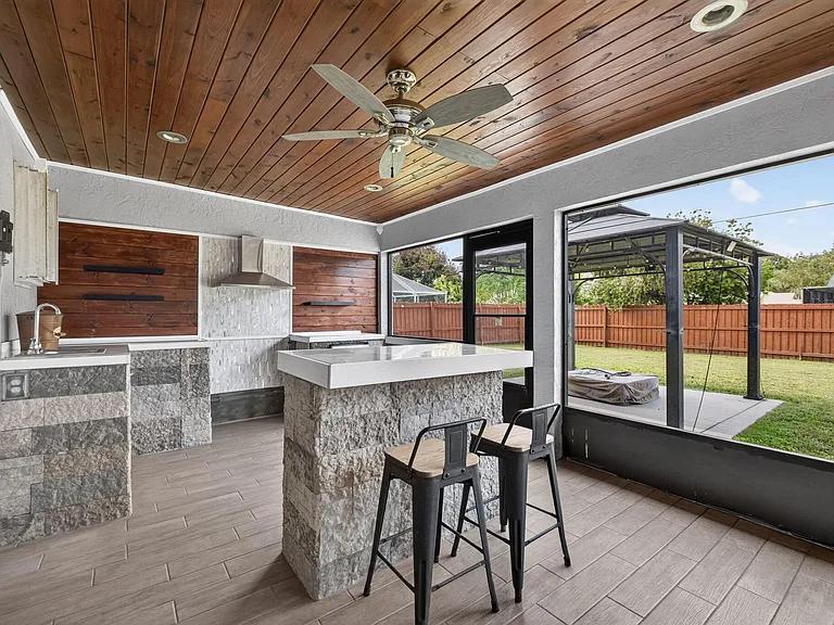 825 SE Starflower Ave — Photo 39