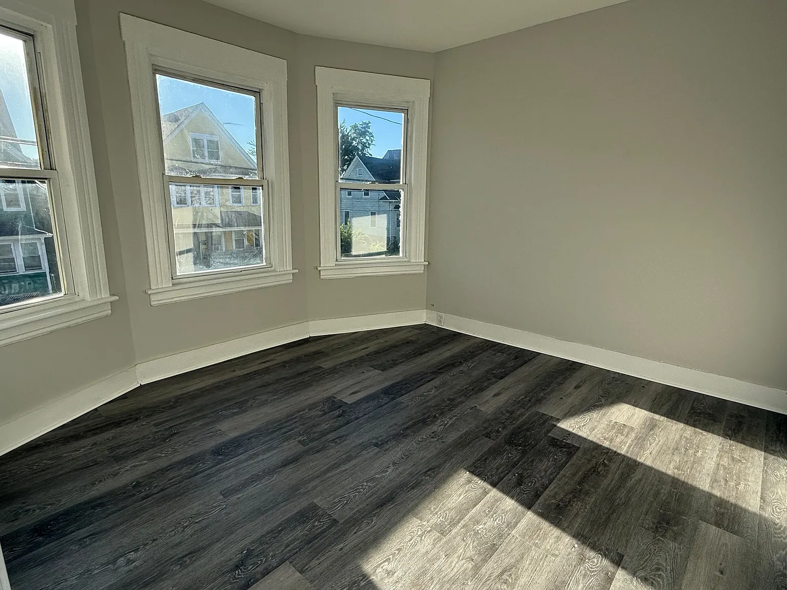 3 bed, $2,400 — Photo 3