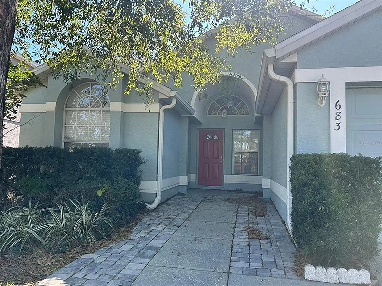 683 Randon Ter — Photo 2