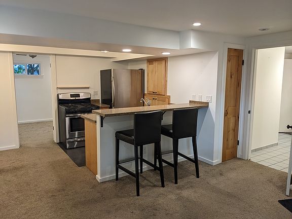 4th image of 1303 N 167th St #B