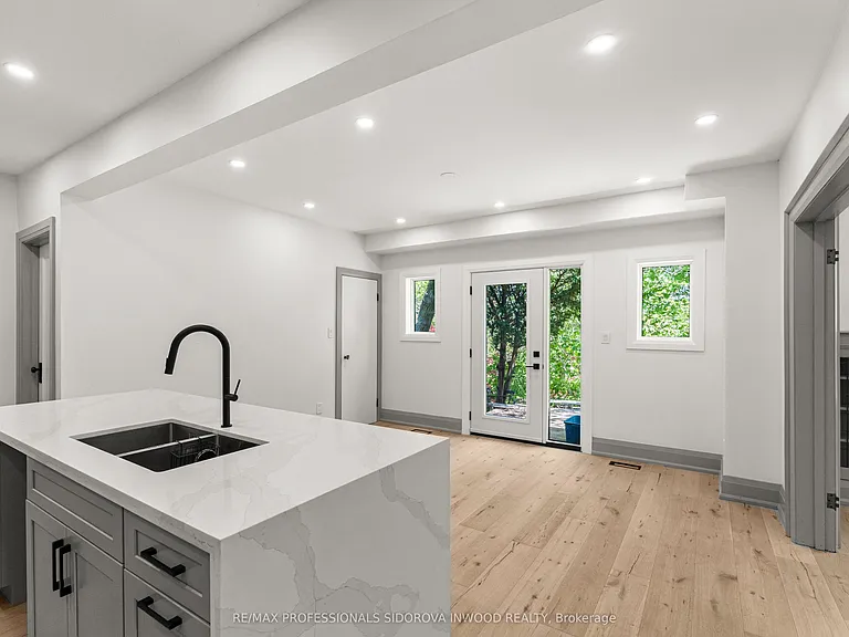 27 Palisades — Photo 8