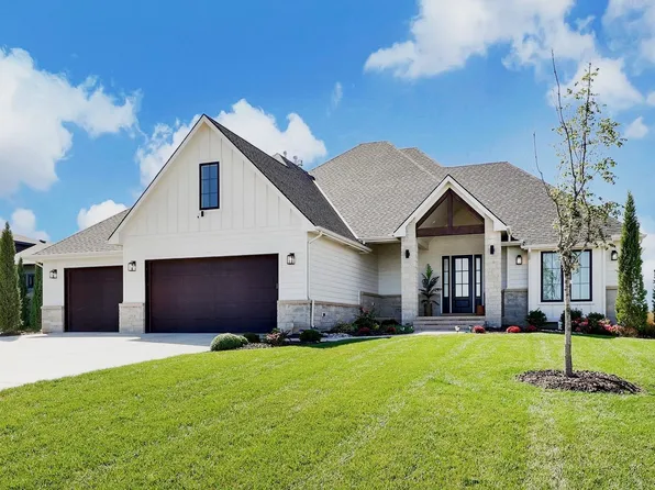 2311 N Paradise Cir, Wichita, KS 67205