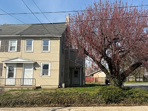 323 Main St Photo 1