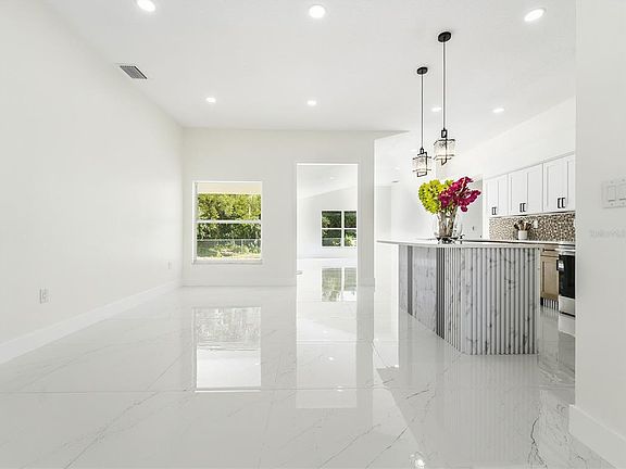4th image of 11836 HUNTERS LAKE DRIVE