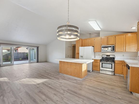 2nd image of 1104 Pippin Circle