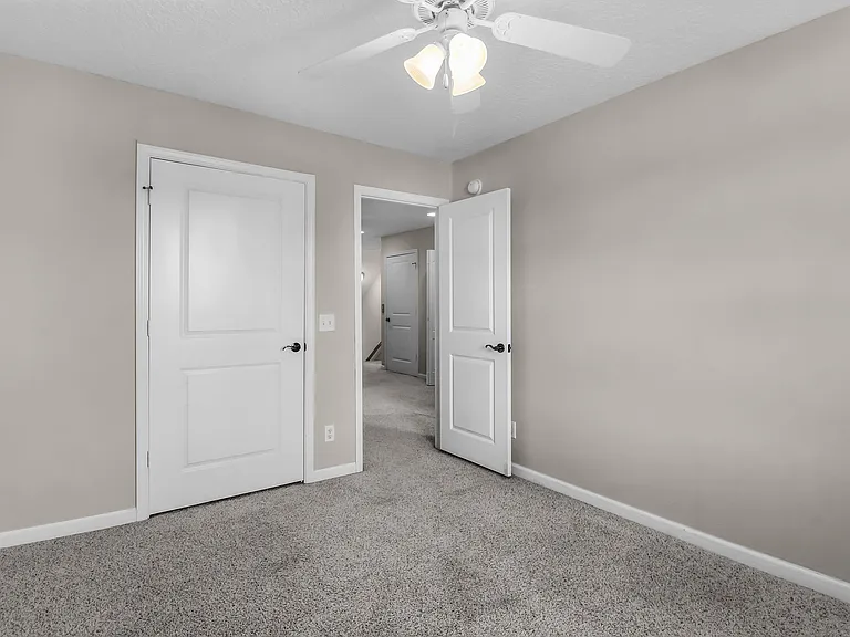 125 Ventura Pl — Photo 37