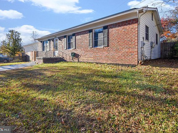 2nd image of 45774 Oliver Ct