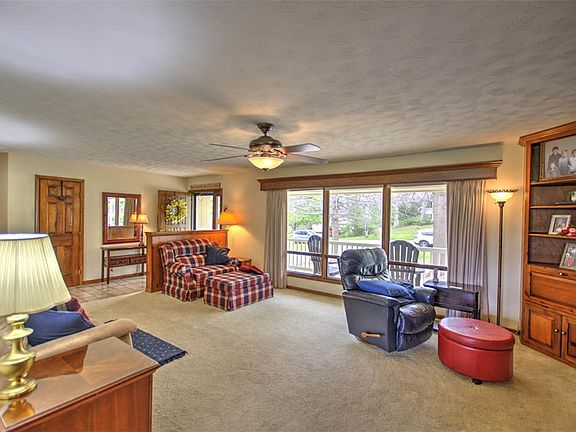 5th image of 3224 Greenlake Dr