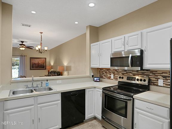 4th image of 513 SCRUB JAY Drive