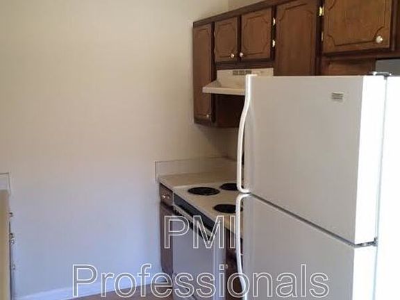 5th image of 8482 Burleson Ln