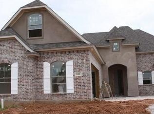 816 Dumaine Ct, Bossier City, LA 71111