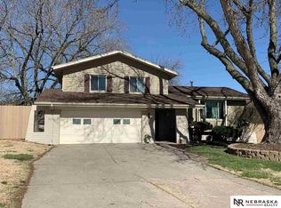 9942 Orchard Cir, Omaha, NE 68127