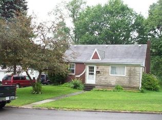 522 E Beaver St, Mercer, PA