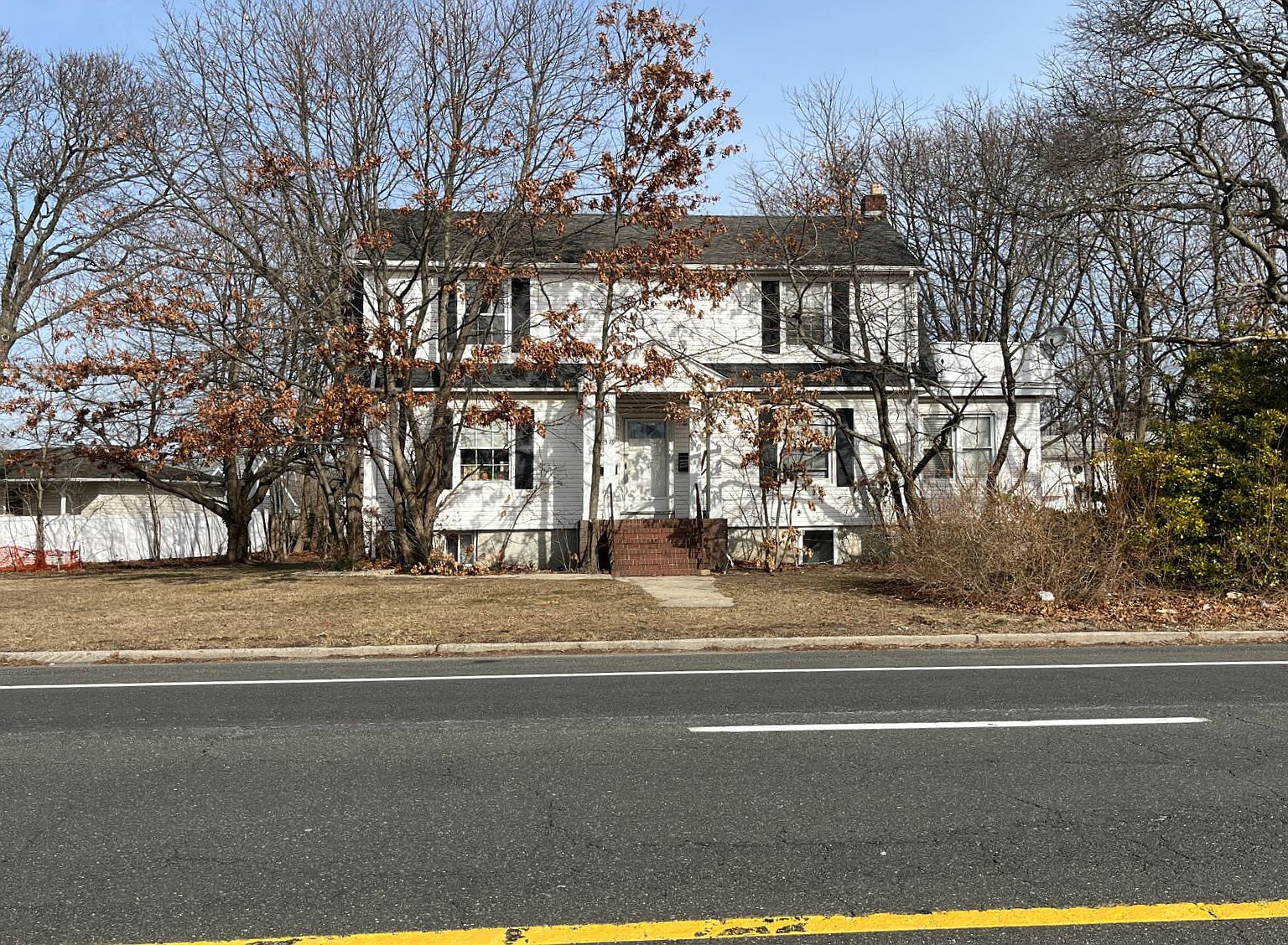 379 Sunrise Hwy, West Islip, NY 11795 Zillow