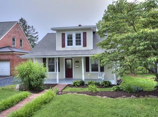 537 Locust Ave, Waynesboro, VA 22980