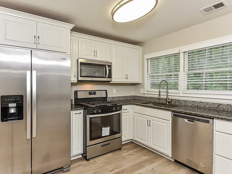 3811 Eden Glen Dr SE — Photo 6