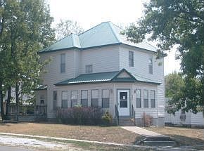 1st image of 903 Joplin St