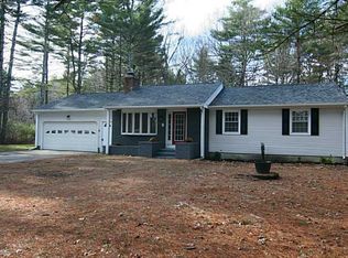 8 Stuart Dr, Coventry, RI 02816