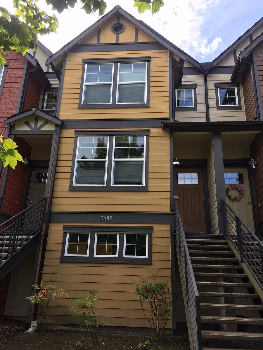 Building Photo - 2685 SW Sylvan Heights Dr