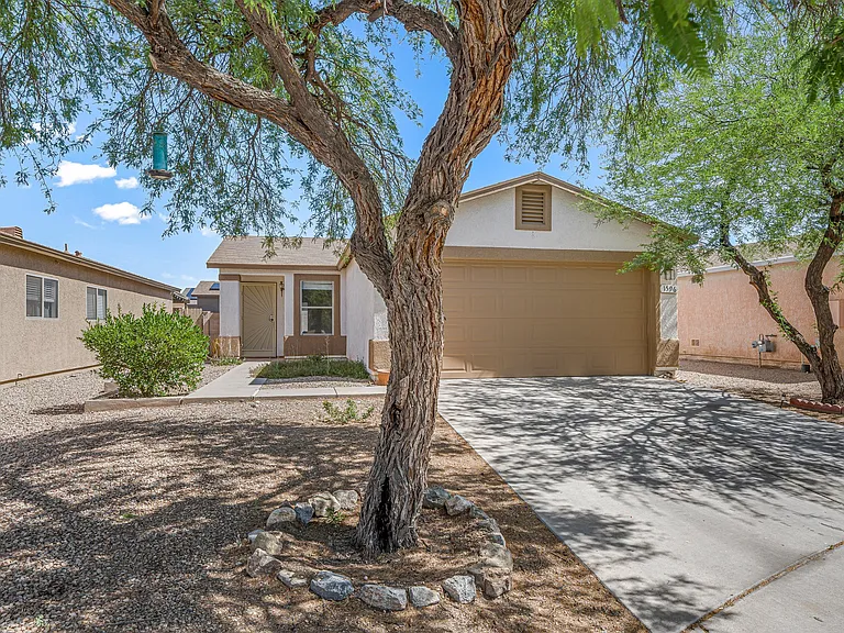 1596 W Carey Belle Ct — Photo 2