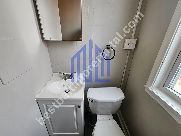 2535 Greenmount Ave — Photo 5