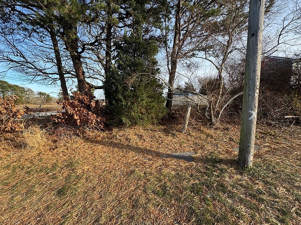 2nd image of 29 Camp St