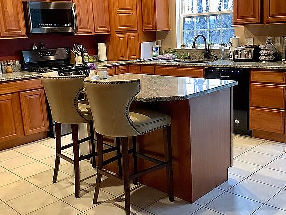 5th image of 552 Amberley Dr