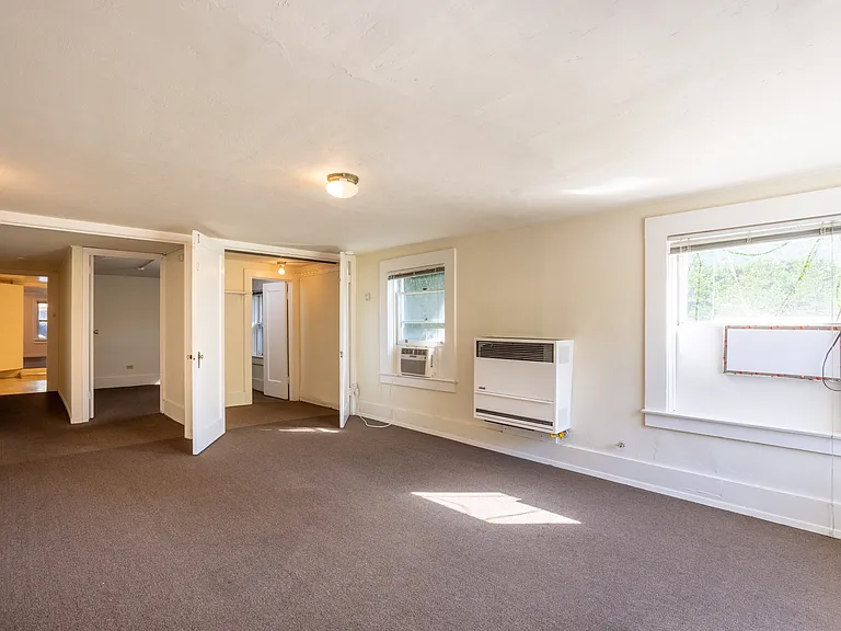 812 W 1st St #1 — Photo 7
