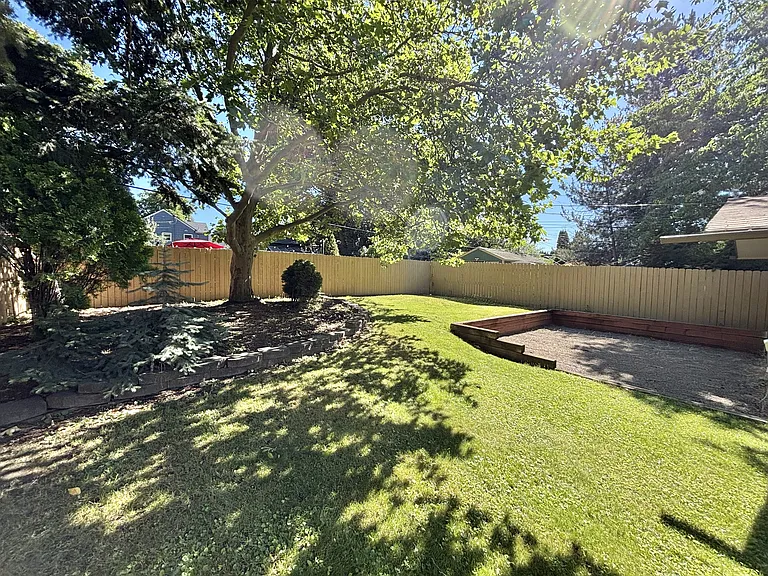 3820 E 21st Ave — Photo 7