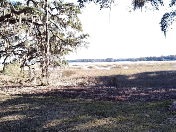 72 Stuart Pl, Hilton Head Island, SC 29928