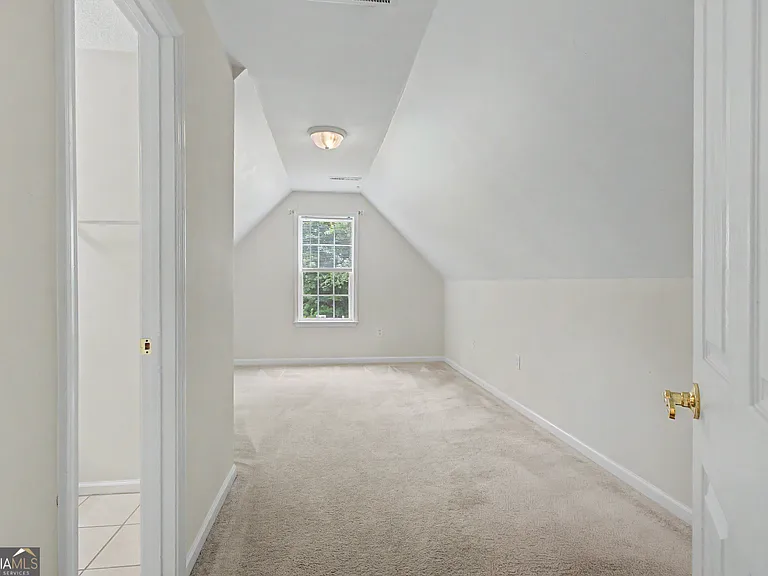 255 Squire Ln — Photo 39