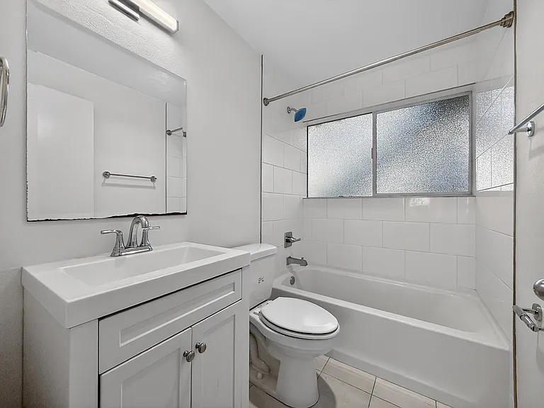 1330 12th Ave S #3 — Photo 9