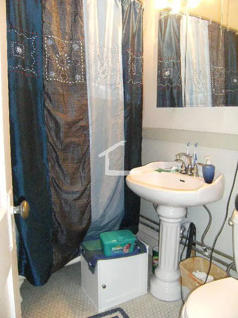 3bed in Brookline is now available — Photo 2