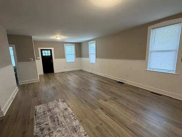 2123 Main St — Photo 5
