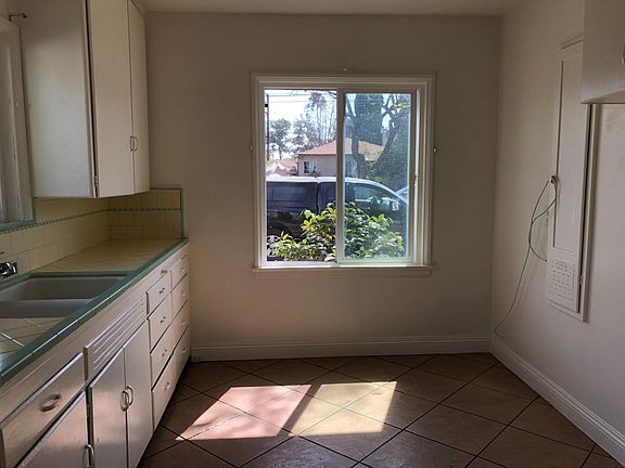 Kitchen window to the front. You can see orange ave.