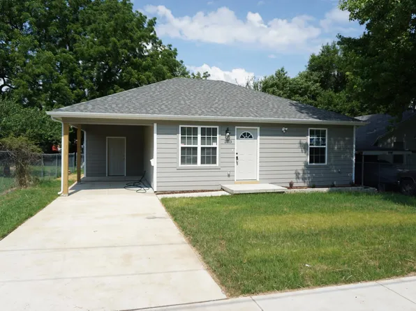 2313 N Travis Ave, Springfield, MO 65803