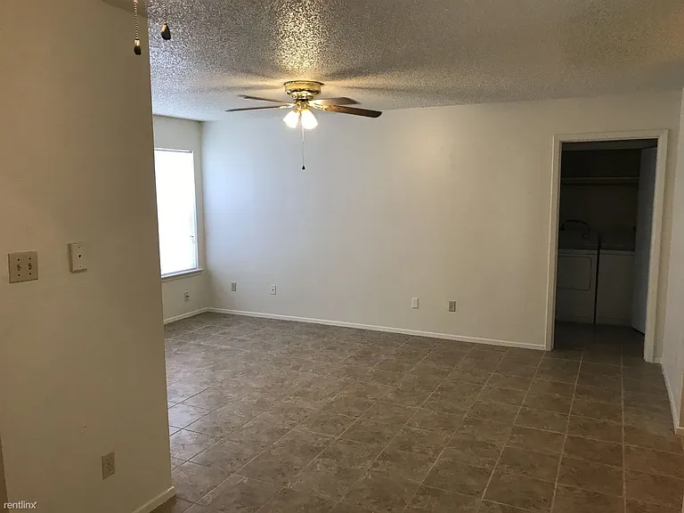 3205 Eagle Hill Ct #C — Photo 16