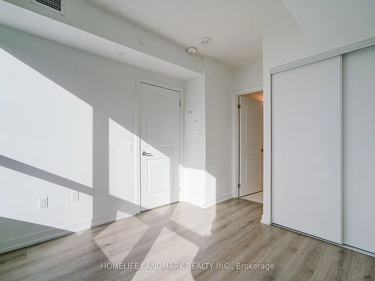 395 Bloor St E #2302 — Photo 18
