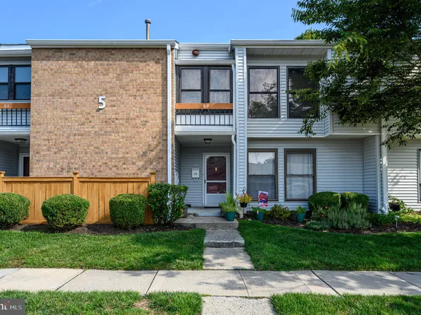 5 Twin Rivers Dr #J, Hightstown, NJ 08520