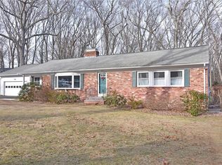 39 Crestridge Dr, East Greenwich, RI 02818