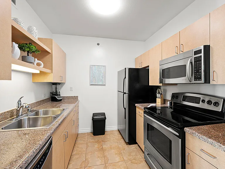 425 W Beech St #907 — Photo 25