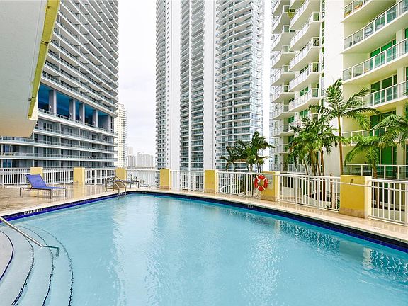 3rd image of 170 SE 14th St APT 1505