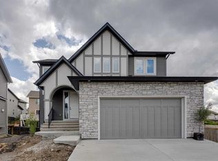 46 E Heritage Close, Cochrane, AB T4C3G8