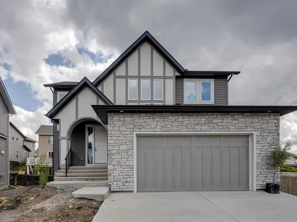 46 E Heritage Close, Cochrane, AB T4C 3G8