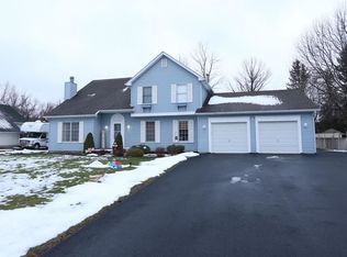 9 Talamora Trl, Brockport, NY 14420