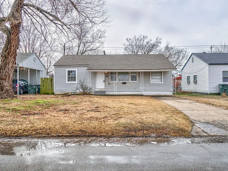 3900 Mallard Dr — Photo 1