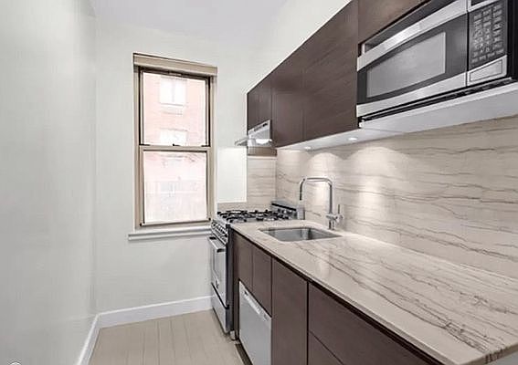 1st image of 330 E 63rd St APT 2M