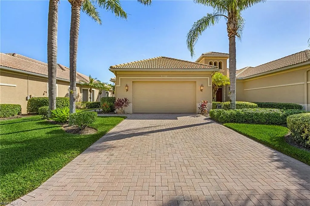 3 bed, 2.0 bath, 2045 sqft, $8,995 — Photo 3